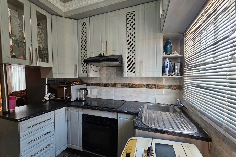 2 Bedroom Property for Sale in Tlhabane West North West